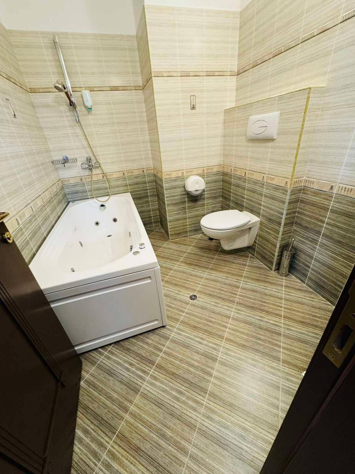 Hotel-Restaurant Almond Карлово Экстерьер фото