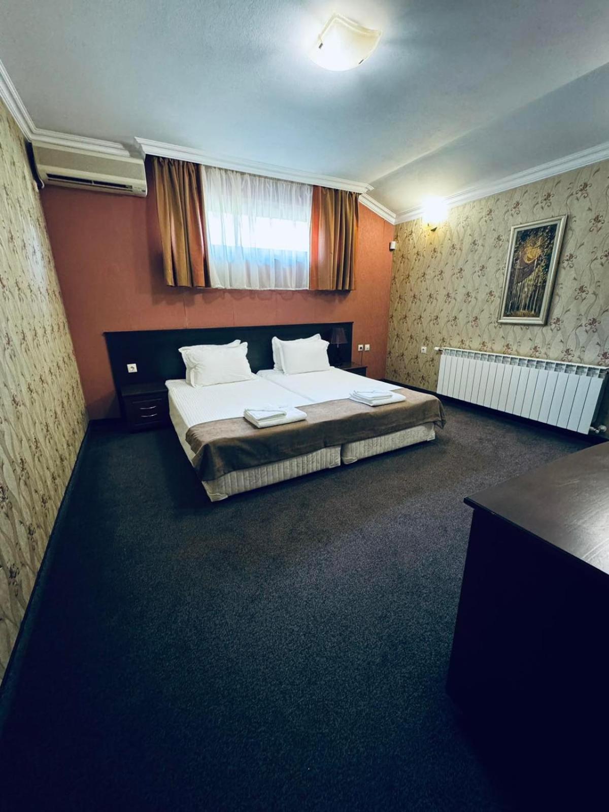 Hotel-Restaurant Almond Карлово Экстерьер фото